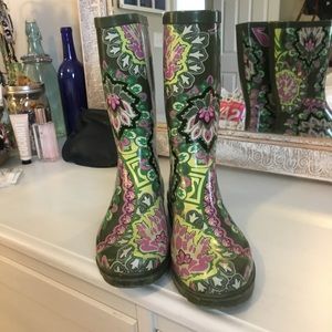 Multi color rain boots
